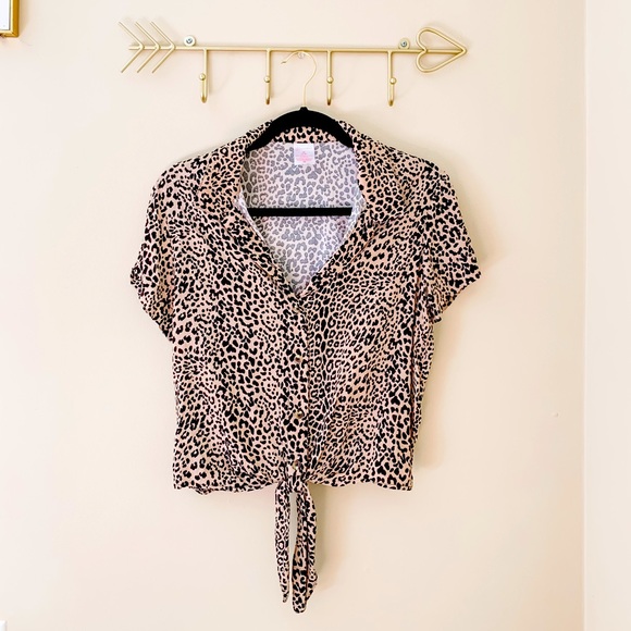 No Boundaries Tops - No Boundaries short-sleeve leopard print blouse
